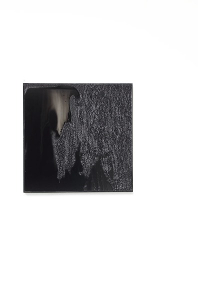 lisa schlenker | ohne titel | 2013 | metalllack auf isolierglas, aluminium|75x75 cm_3